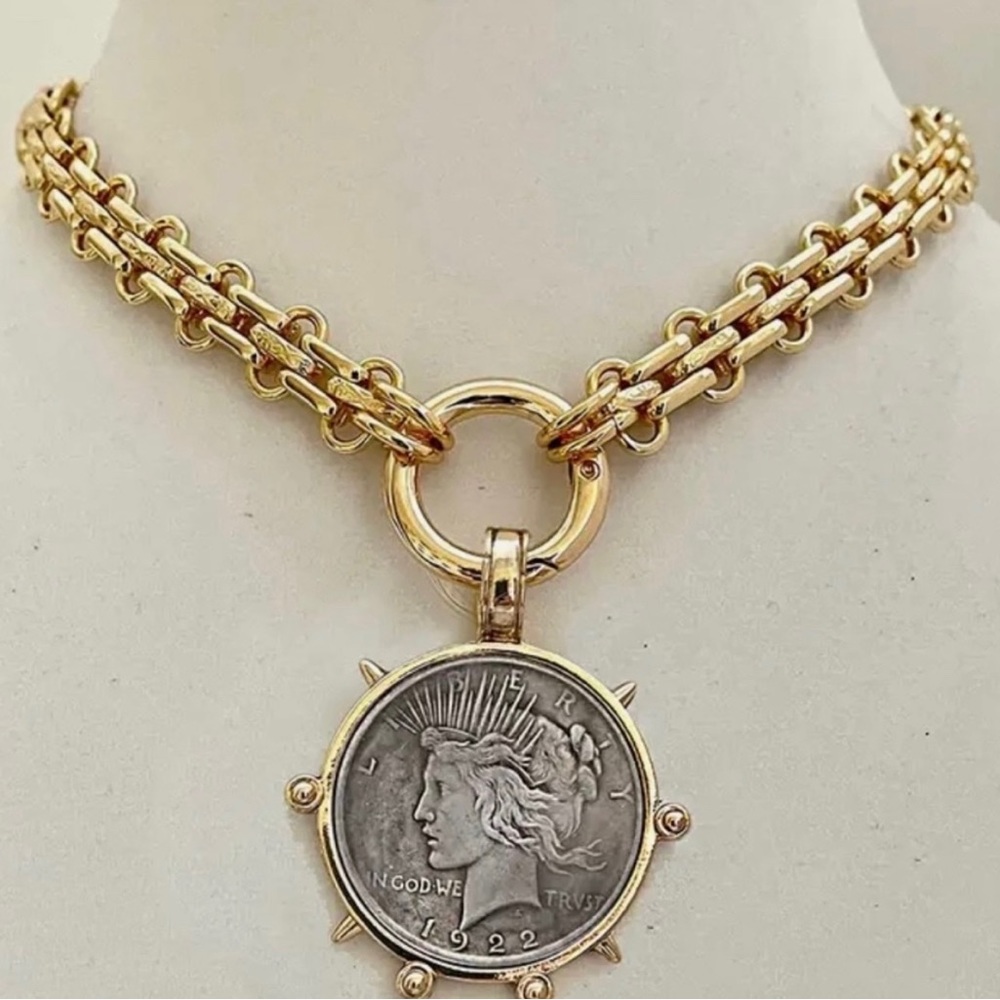 18 chain lenght Statement Coin Large Vintage Necklace 🌺